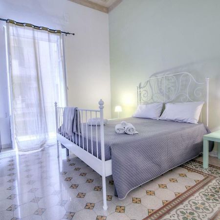 Liberty Apartment Палермо Екстер'єр фото